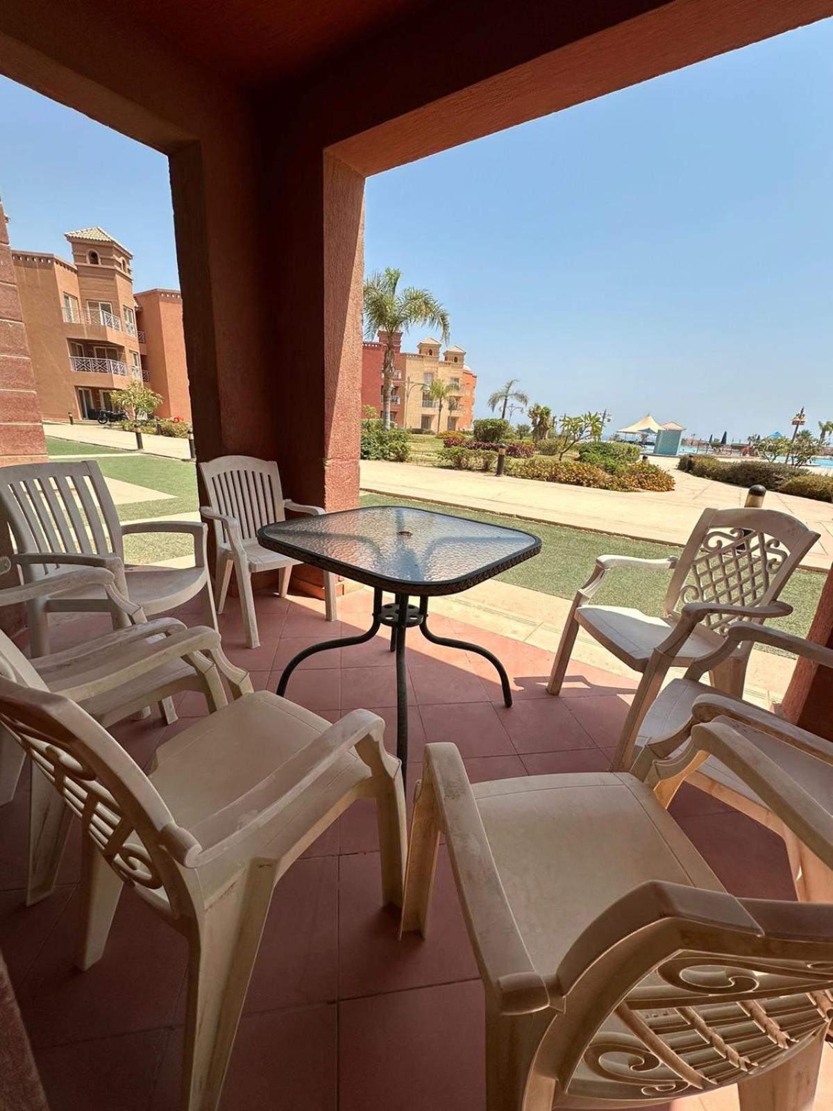 아인 수크나 Porto Sokna Water Front Ground Floor Family Only 빌라 외부 사진